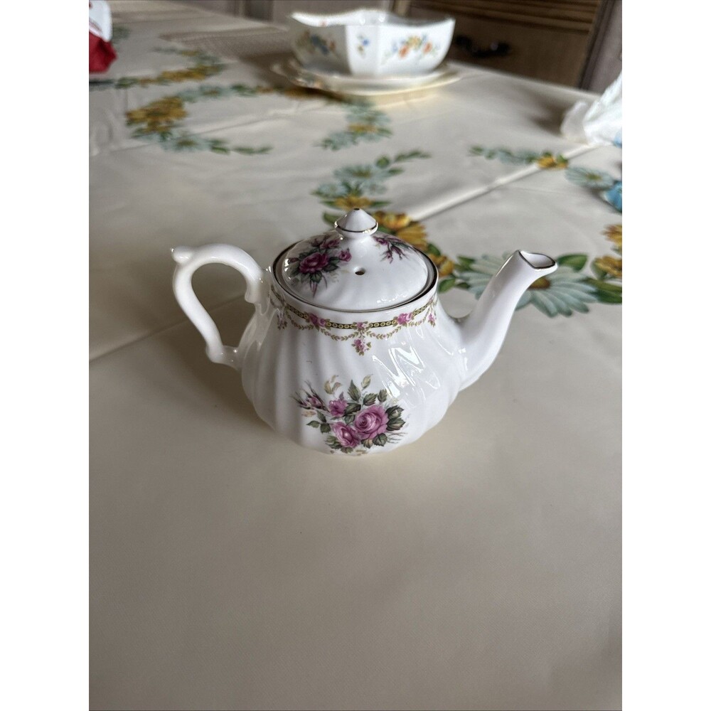Vintage Rose Golden Crown E&R Teapot, Fine Bone China England, EUC!